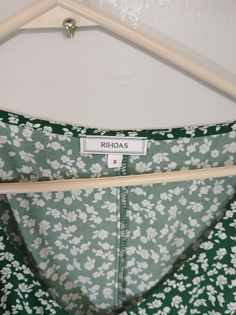 RIHOAS Green Floral V-Neck Midi Dress - Picture 3 of 5
